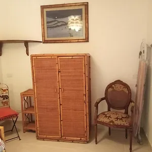 la-corte-di-paola-1-e-2.hotelitalianriviera.com/